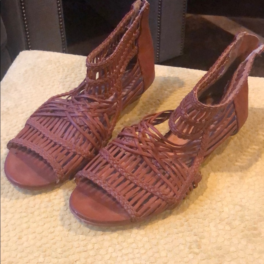 Sandles